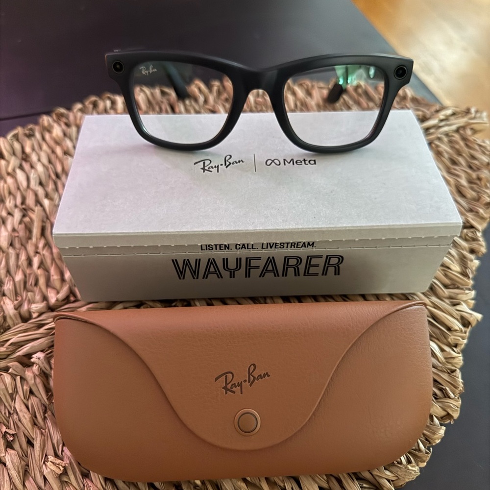 Ray-Ban Meta Black Wayfarer Transition Glasses